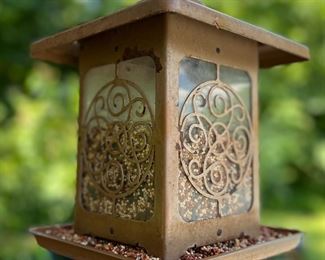 Metal bird feeder