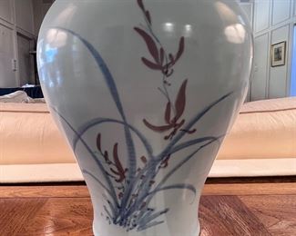 Korean Master Potter- Ji Sun Tak Porcelain Vase