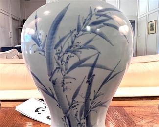 Korean Master Potter- Ji Sun Tak Porcelain Vase