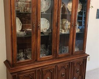 Vintage Thomasville Italian Provincial China Cabinet