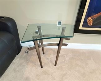 Stylish accent table $100