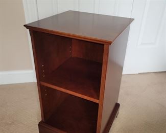Small shelf/bookcase $40