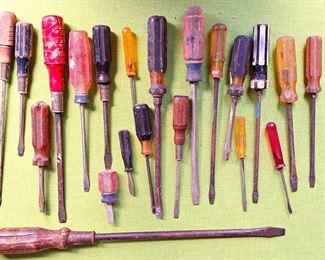 SCREWDRIVER LOT