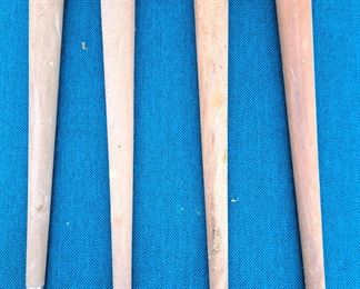 MID CENTURY TAPERED LEGS