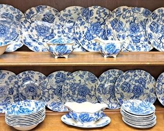 BLUE & WHITE VINTAGE CHIPPENDALE CHINA LOT