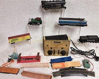 VINTAGE TRAIN LOT 