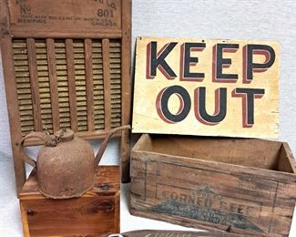 PRIMITIVE WOOD LOT CRATE