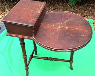 ANTIQUE PETITE HEKMAN YEW TREE ENGLAND END TABLE
