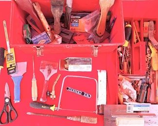 ASSORTED TILING HARDWARE & SCRAPERS W TOOLBOX