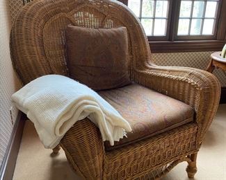 Pair available, second one is slimmer. Will sell separately.