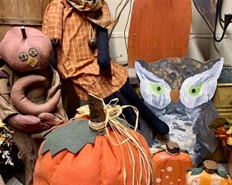 Fantastic assortment of vintage Inspired Halloween and Fall decor 