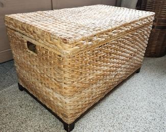 hamper/linen storage