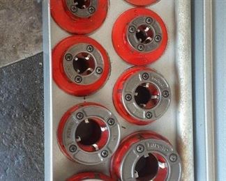 Ridgid 12 R exposed ratchet set with metal case and NINE dies!