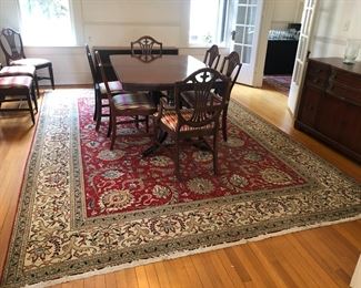 Very large area rug 9.5ft x 13ft