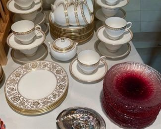 Wedgwood "Gold Damask" and "Gold Ulander" fine china dishes.
