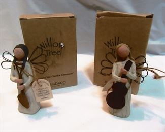 Willow tree figurines.