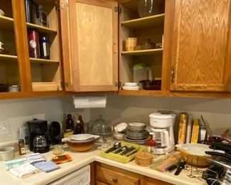 kitchen misc. pyrex, corningware