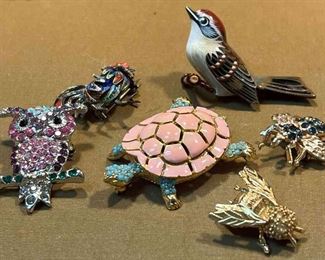 Ciner Other Animal Pins