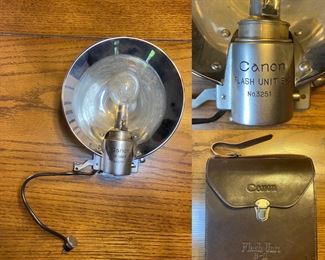 Vintage Canon Flash Unit B-11 No 3251 with Leather Case