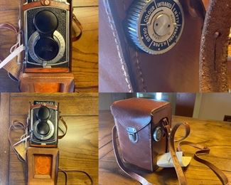 Vintage Mamiyaflex Camera in Original Leather Case Great Condition 