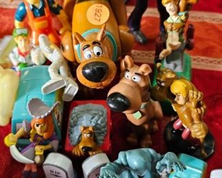 LOT OF SCOOBIE DOO TOYS
