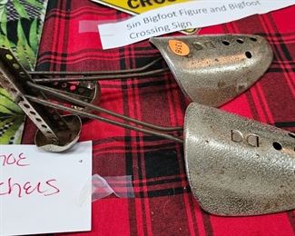 VINTAGE SHOE STRETCHERS