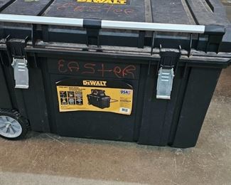 DEWALT TOUGH CHEST