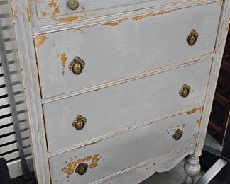 CHEST OF DRAWERS