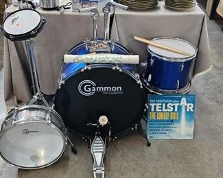DRUM SET
