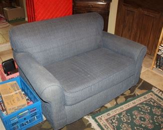extra-large chair with pull-out bed