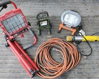 (4) Work Lights, Tripod & Extension Cord (LPO)