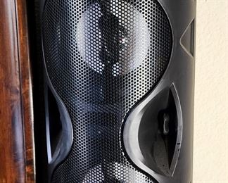 Sylvania Bluetooth Speaker-FM Radio 