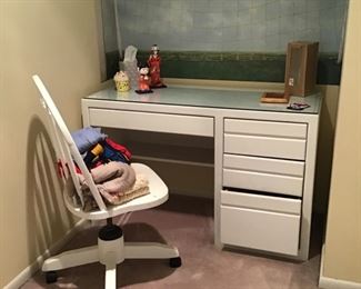 Desk and chair 50 