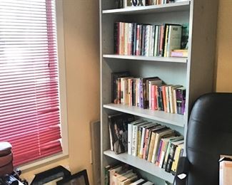 FREE BOOKS !  Shelf 50 or best offer