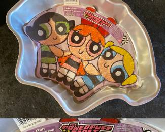 Vintage 2000 Wilton Power Puff Girls
Aluminum Cakepan 2105-9902