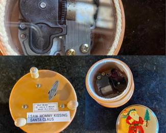 Sankyo Japan Musical  Movement-Christmas Box-Plays-I Saw Mommy Kissing Santa Claus