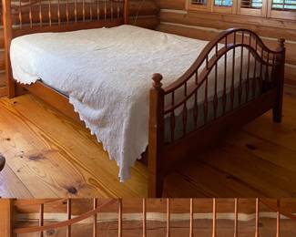 Vintage American Colonial Carved Cherry Wood Queen Size Windsor Spindle Bed