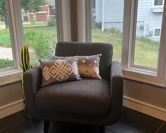 Grey Accent Chair: Great for Bedroom or Dorm. Super Comfortable! 