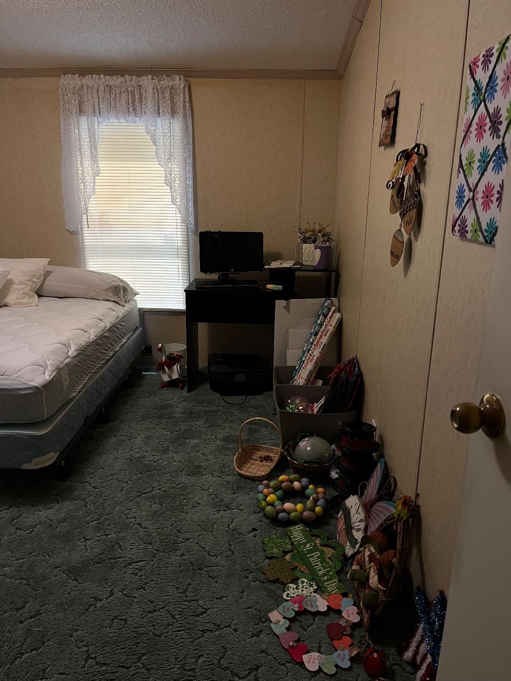 Holiday items, computer desk