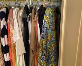 Women’s Clothing sizes are Large & Extra large - shoe size 12M. Some of brands are Coldwater Creek, Liz Claiborne, Eddie Bauer, Chaps, Sag Harbor 