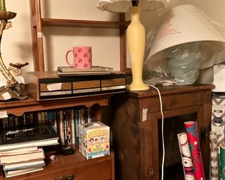 Shelf, lamp & other decor