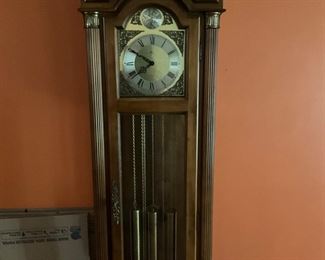 Lovely grandfather clock - works!
