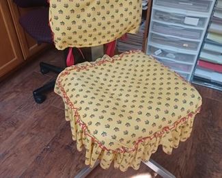 Covered secretary cair