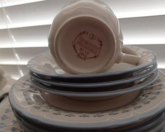 Renaissance Fleur De Lis Blue dinnerware