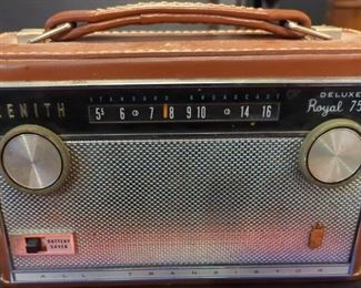 Vintage Zenith Deluxe Royal 755 Transistor Radio