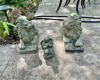 selling as a pair, these lions….fab!!