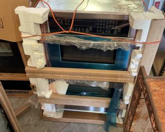 Stainless wall oven with microwave on top Whirlpool wall oven a comparable new one would cost upwards of   $2800 plus, Brand new without a warrantee left over from a Home Flipping Contractor 