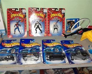 Hot Wheels & Spider-Man Figures