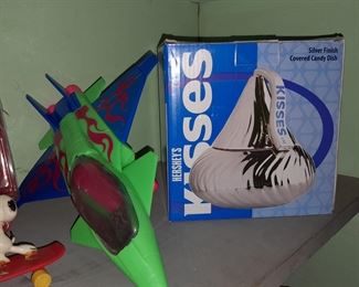 Hershey Kisses Candy Dish W/ Box