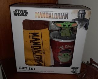 BRAND NEW Star Wars The Mandalorian Gift Set